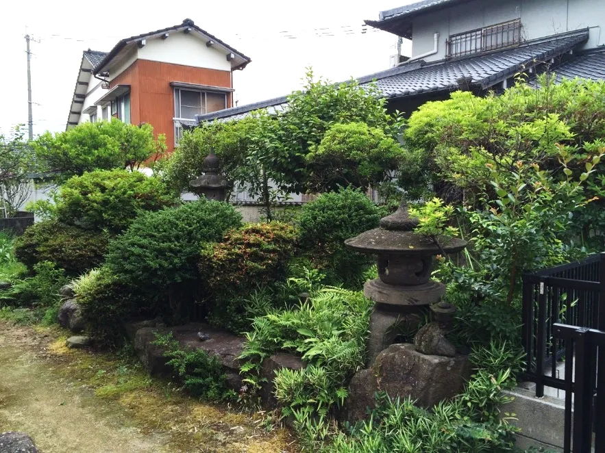 和風の庭写真 Before