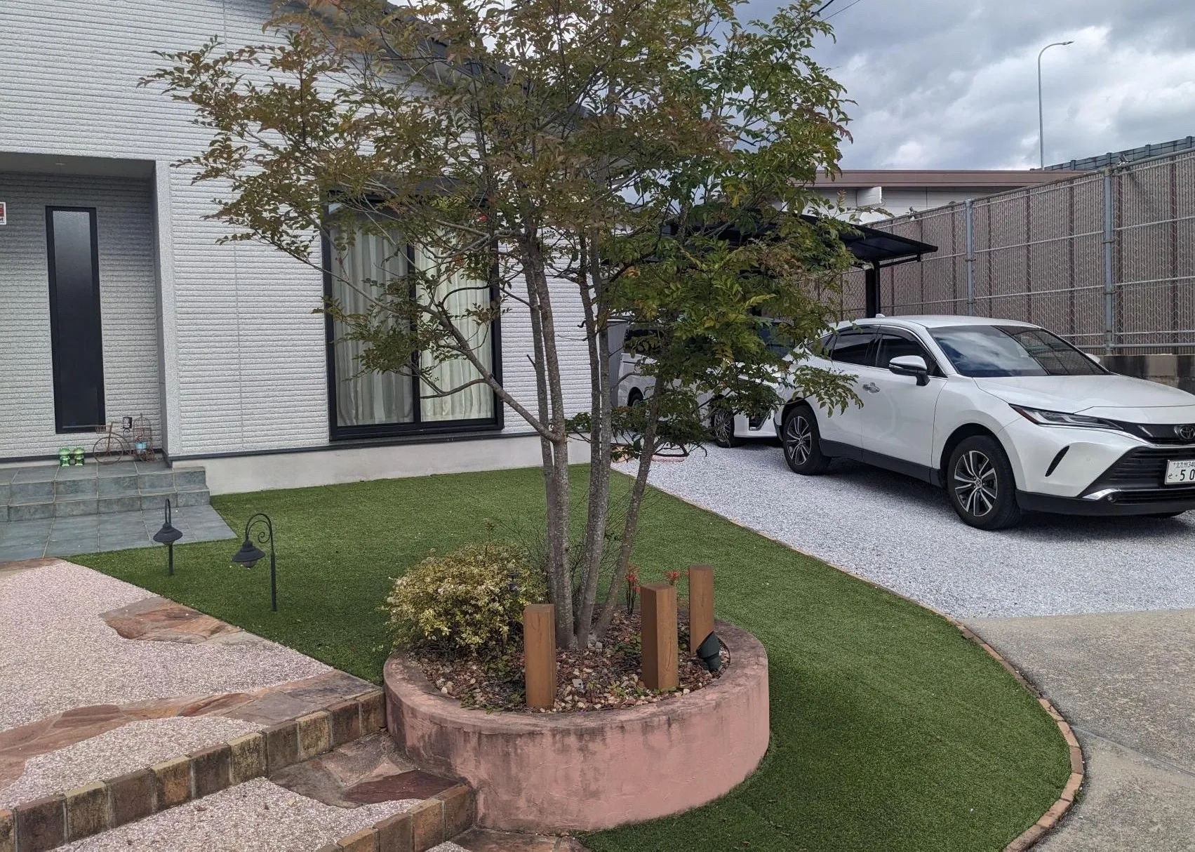 洋風の芝庭写真