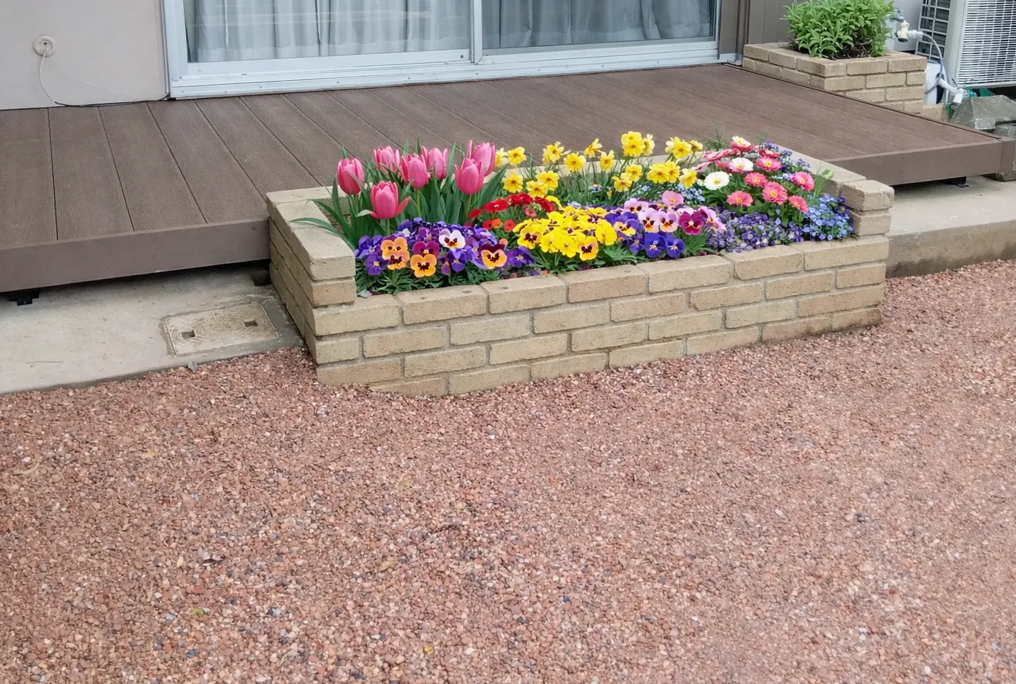 人工芝の庭写真 Before